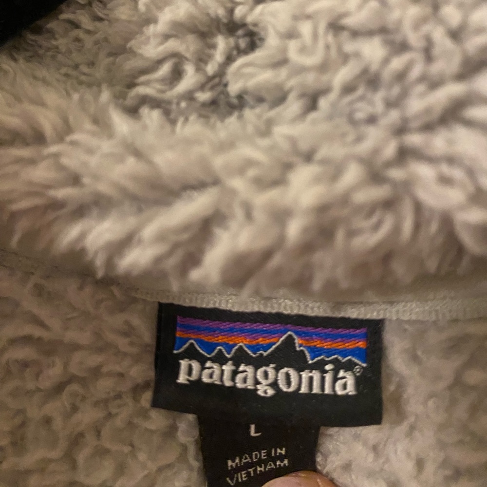 Patagonia Tan Fleece Quarter-Zip Sweatshirt - Picture 2 of 4
